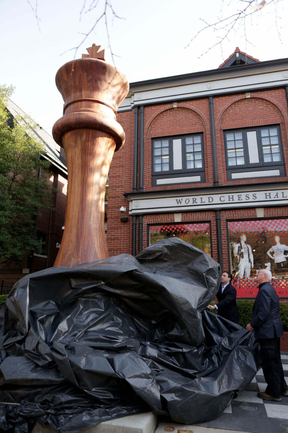 World's largest Chess piece unveiled in Central West End